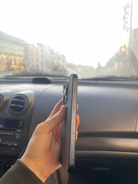 Продам iPhone 15 Pro