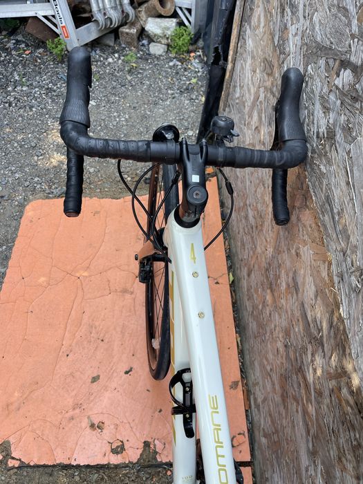 Bicicleta cursiera ciclocross gravel trek domane 4 furca de carbon  frane pe disc hiraulice roti 28”