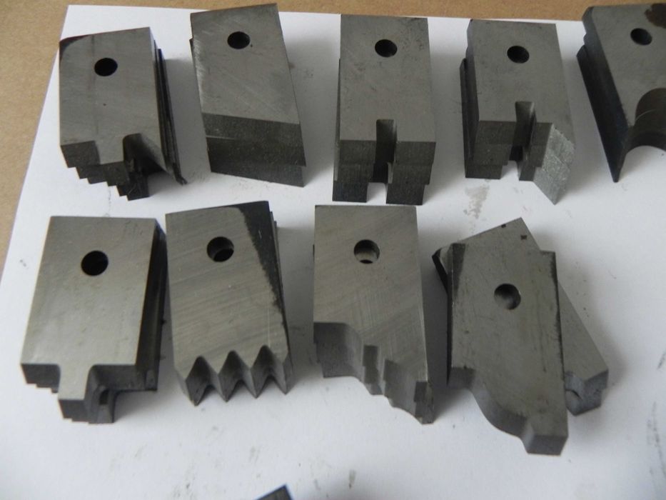 Freza cap butuc si set de 36 cutite pentru freza verticala sau abric