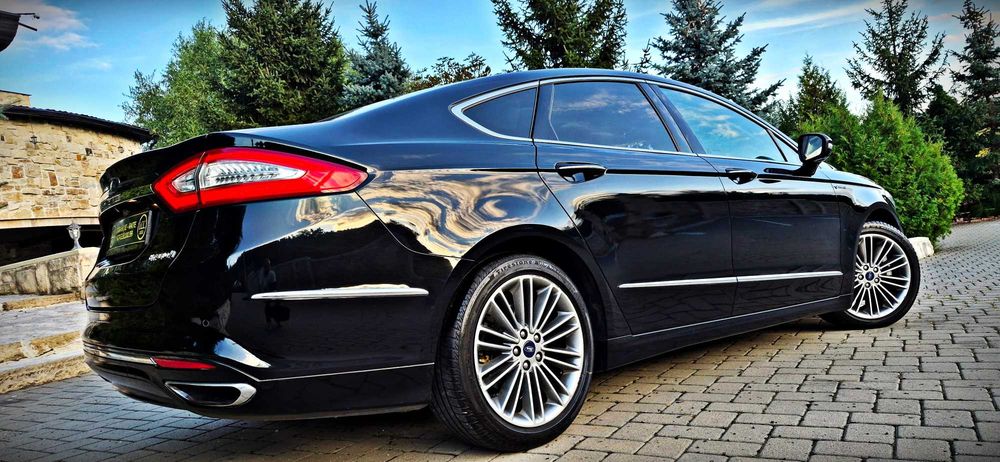 Ford Mondeo FULL Hybrid Vignale