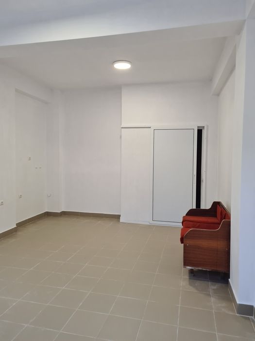 Дава се под наем Магазин в Ямбол, Аврен - 22 кв.м за 178.5 € - Снимка #5
