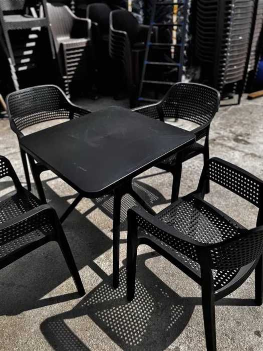 Висококачествен елегантен комплект маса + 4 или 6 стола 3 цвята мод.10