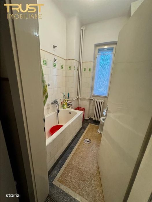 Casa cu 5 camere l 406 MP Teren l Garaj l Andrei Muresanu