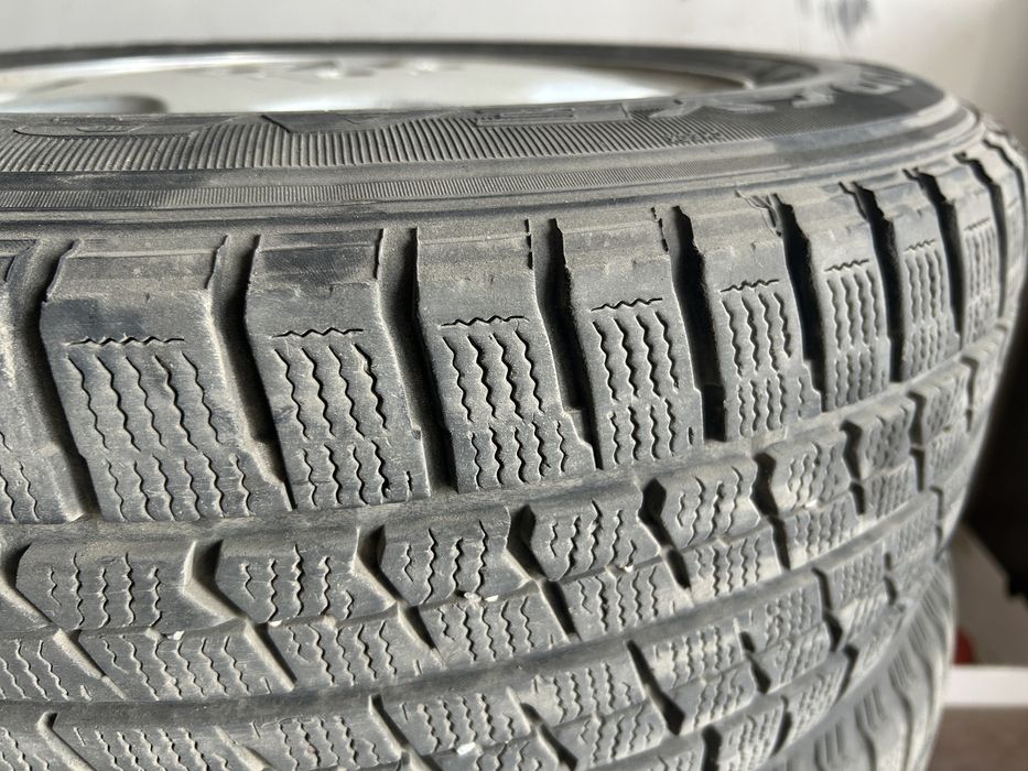 Продам зимнею резину 225/60/16