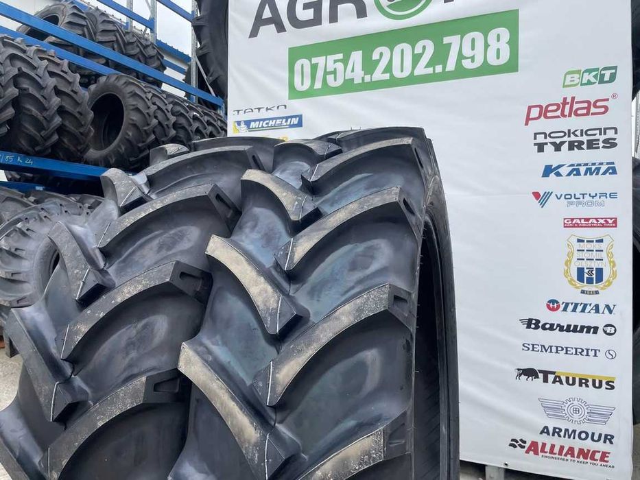 Marca OZKA 15.5-35 cu 12 pliuri pt tractor spate U650 anvelope noi