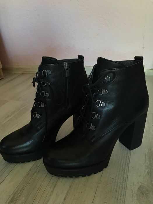 Обувки от естествена кожа