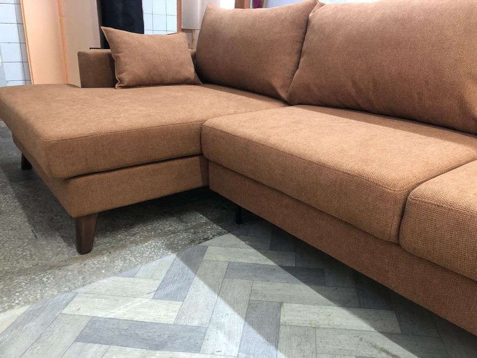 Угловой , прямой диван, раскладной.