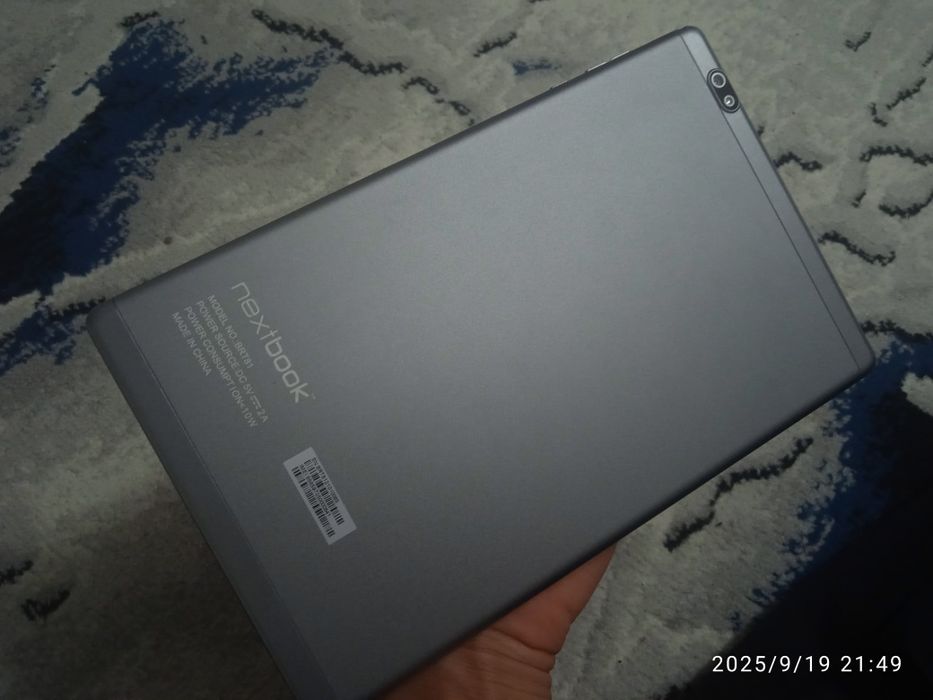 Android Nextbook BRT81 yaxshi holatda