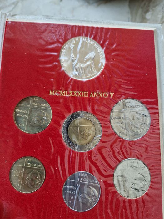 Сет монети+сребърна папа Йоан Павел II,1983г