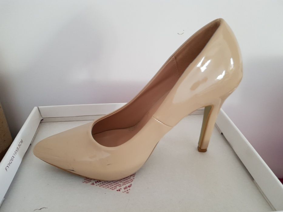 Pantofi dama, bej, cu toc subtire