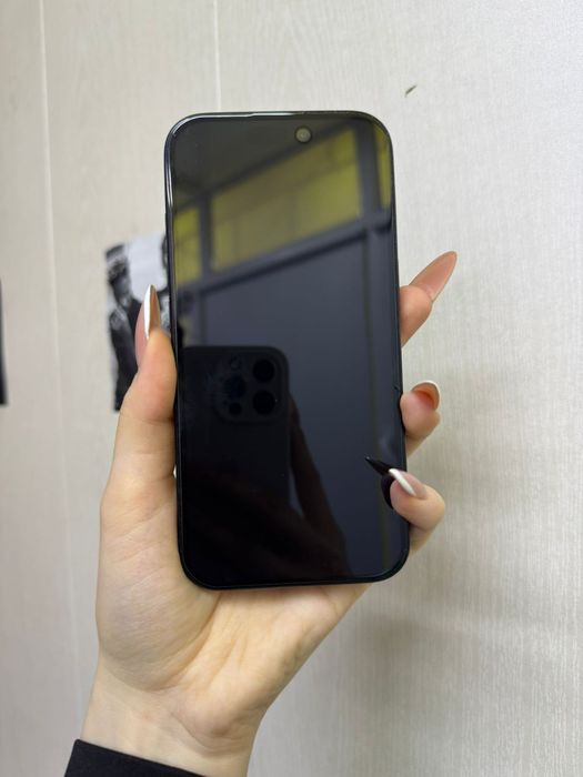 На продаже Iphone 16