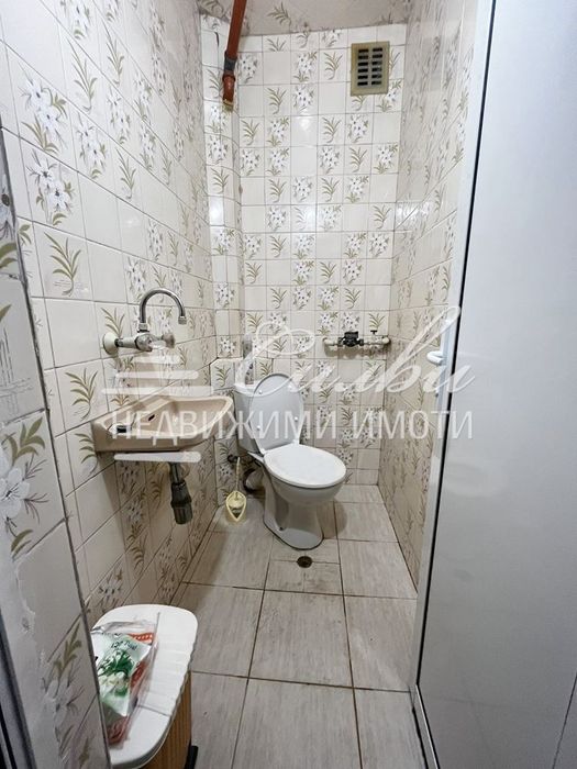 Дава се под наем Двустаен апартамент в Шумен, Добруджански - 75 кв.м за 255 € - Снимка #3