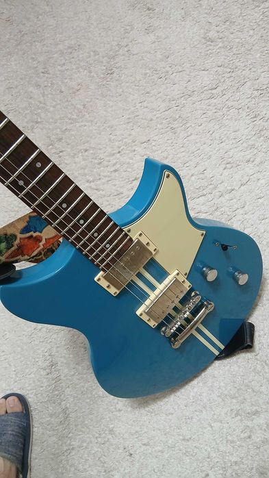 Электрогитара Yamaha RSE20 SWIFT синий