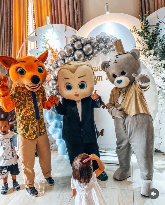 Аниматор киым сатылады