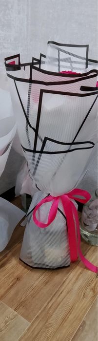 Цветы  покупали только вчера свежие