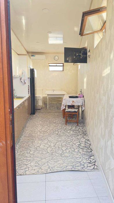 Zangiota Tumani Shakarchila Maxalada hovli sotiladi.