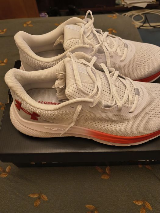 Adidași Under Armour