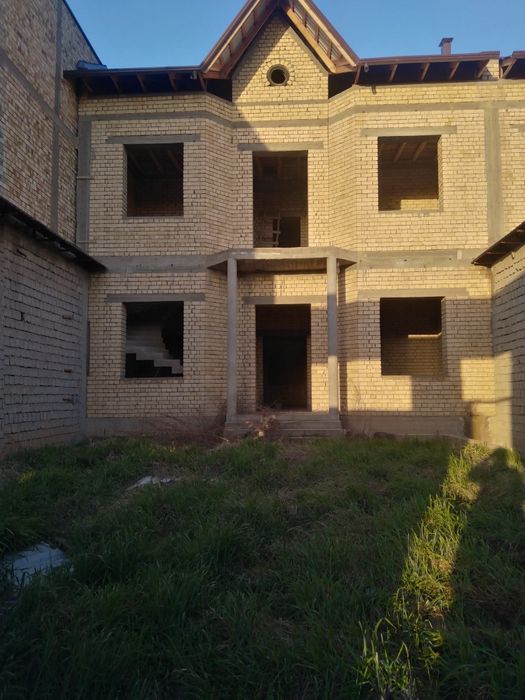 Евро Каробка Хасанбой ширибом Охунбобоев Ташкент р-н 5 сот 10 комната