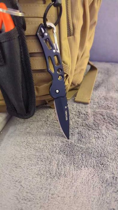 Briceag, Cutit pliabil cu carabina negru sau multicolor