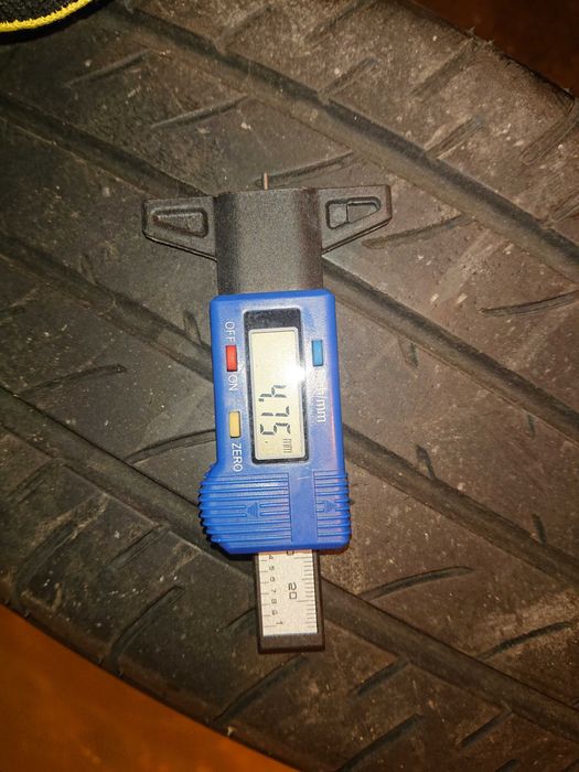 Anvelope vara YOKOHAMA BluEarth E51 225 60 R18