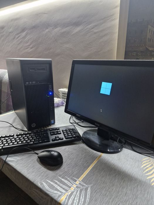 Продавам настолен компютър