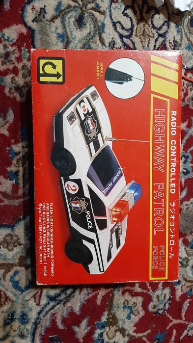 Mașinuță cu telecomandă model rar