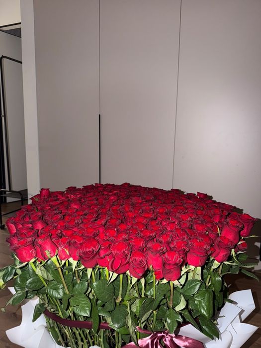 Продам букет из 301 красной розы