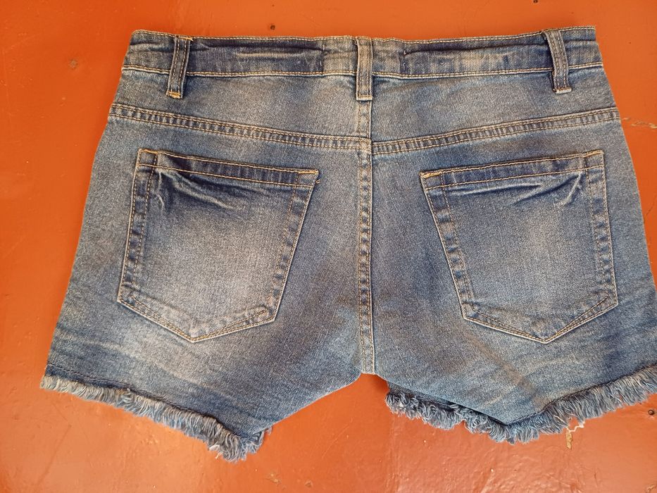 Продам шорты джинса новые