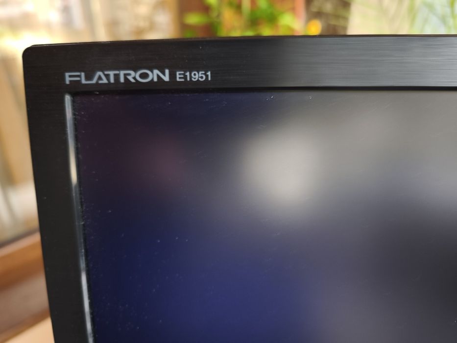 Монитор LG FLATRON E1951