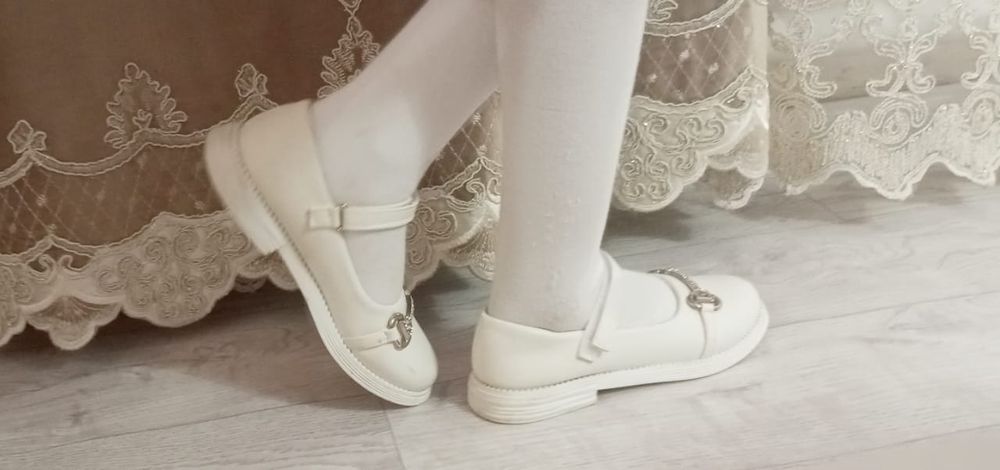 Белые туфли школьные