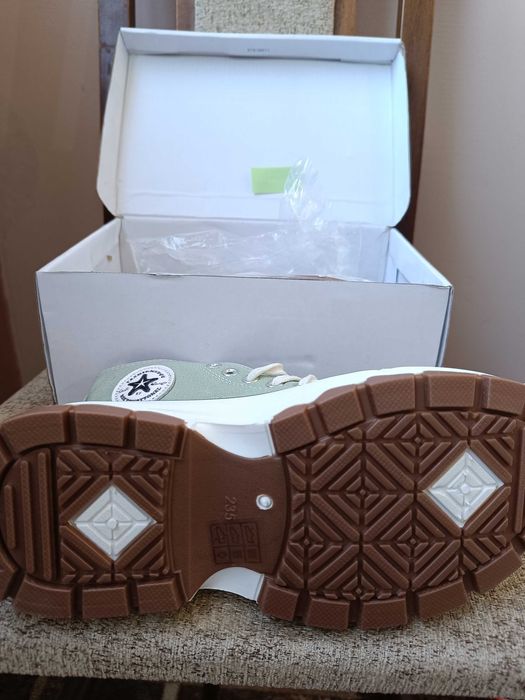 Кецове. Нови. Стелка 23,5см.