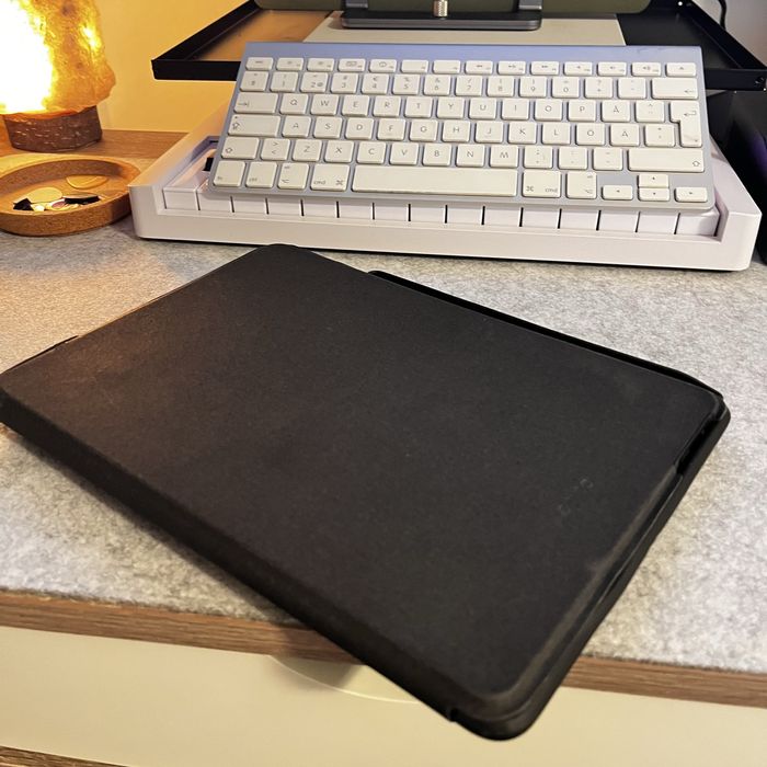 Apple iPad 9 gen [ca nou] + husă Epico / husă fold