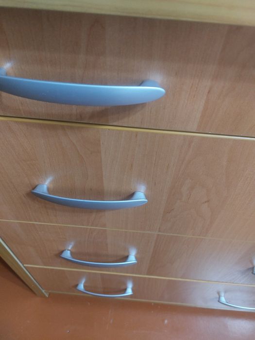 Комод. Срочно. Натуральное дерево.