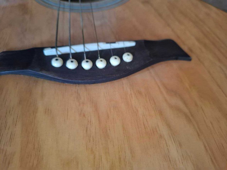 Акустическая гитара Adagio + аксессуары