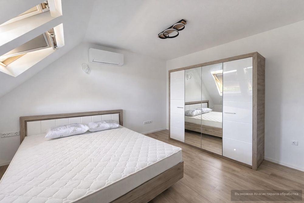 Дава се под наем Тристаен апартамент в Варна, Изгрев - 115 кв.м за 797.64 € - Снимка #3