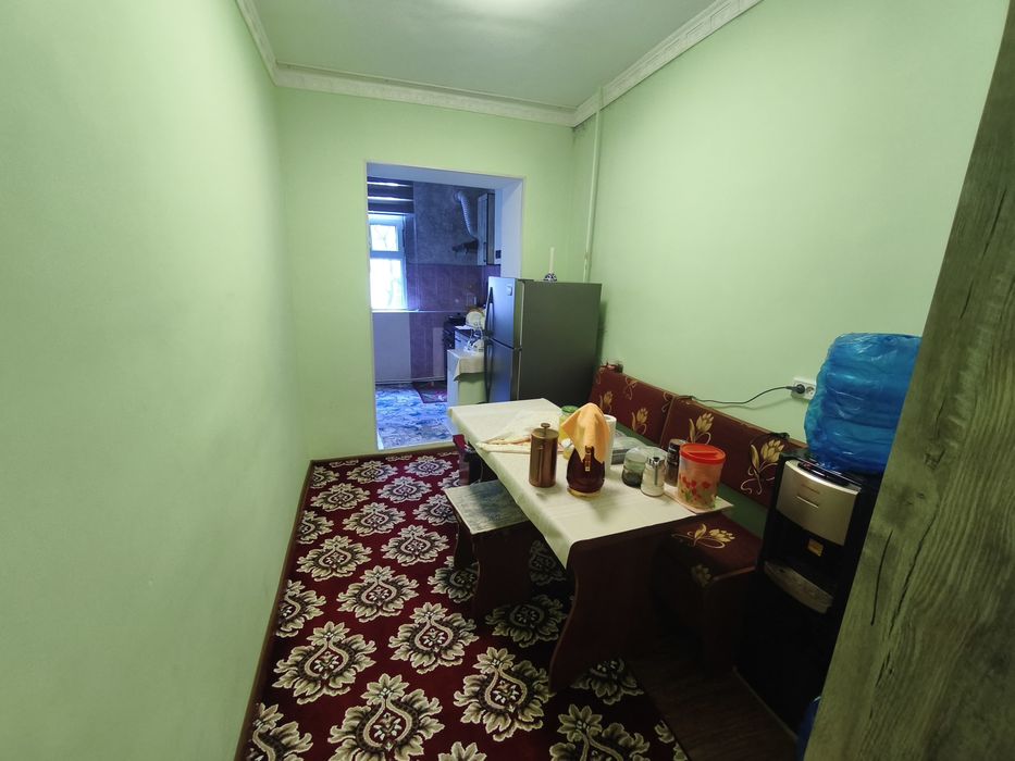 1-qavatdan 3xonali uy narsalari bilan sotiladi, maklersiz!