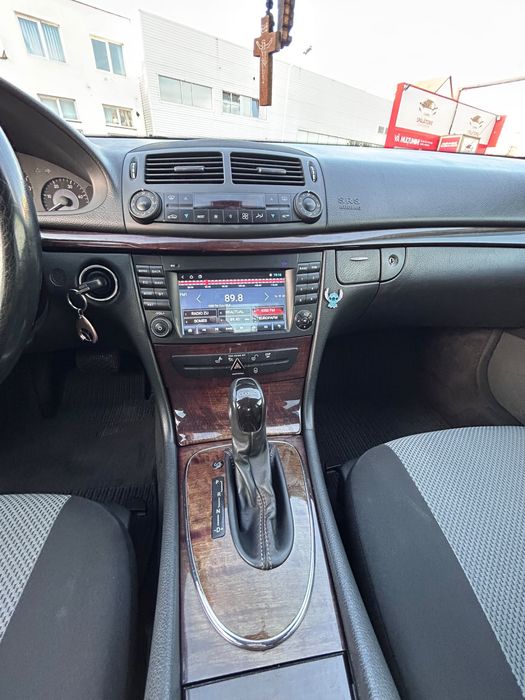 MERCEDES-BENZ E-Class 2004 — imagine 3