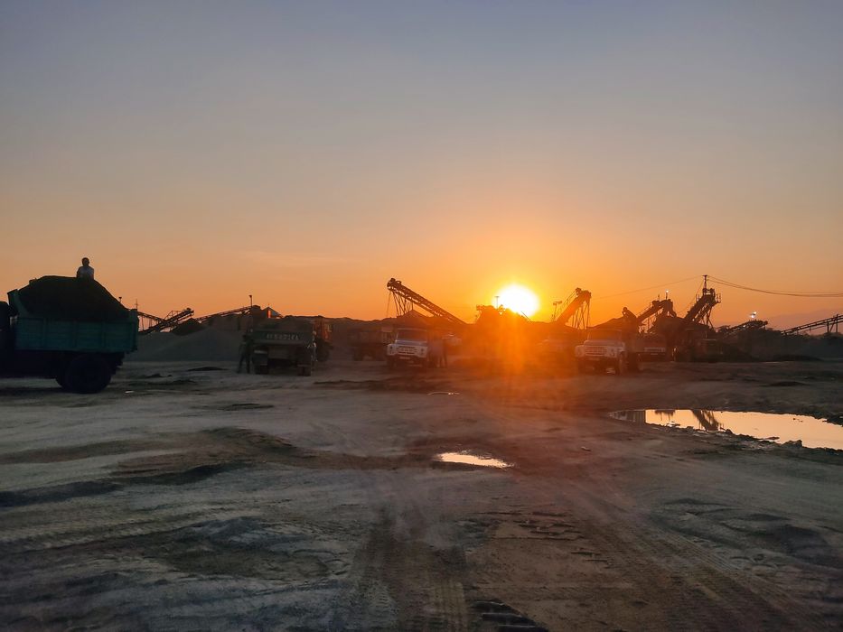 Песок кум (тозза) для штукатурки клинец шебен кампот 70 30 доставка