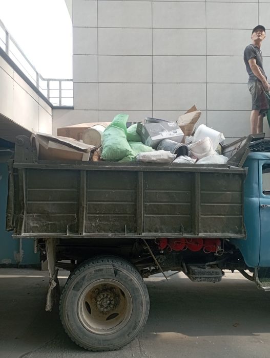 Вывоз мусора.Грузчики.Мусор чикарамиз.