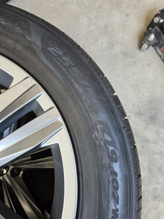 4 Броя 255/55/19 2xKumho 7mm 24dot 2xPirelli 5mm 22dot