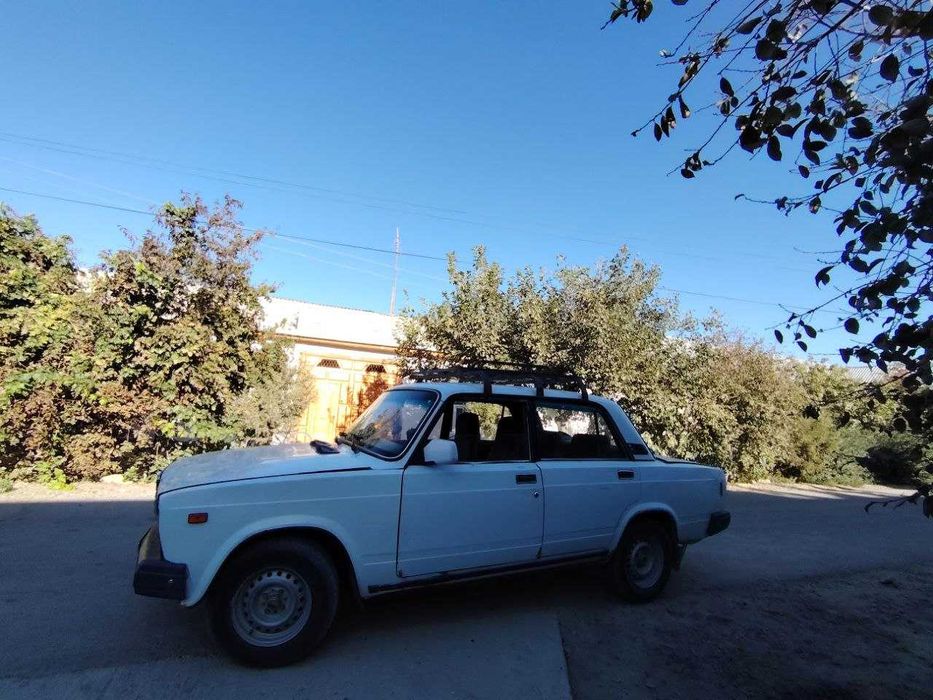 Lada vaz 2107 yili 2000