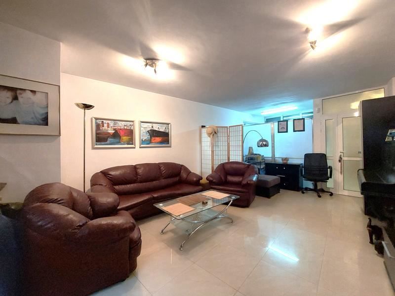 Продава се Тристаен апартамент в София, Белите брези - 111 кв.м за 2982 €/кв.м - Снимка #1