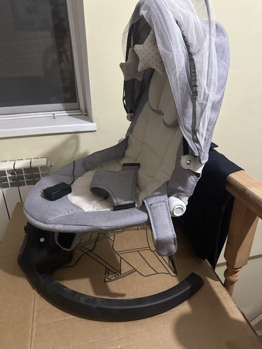 Кровать и шезлонг