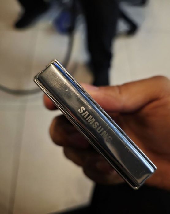 Zflip 5 obmen 256tali Korea