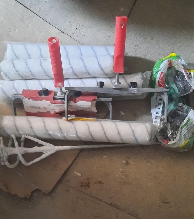 Стремянка, валики, уровень, шпателя