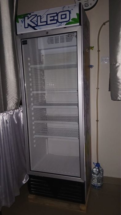 Холодильник магазинный Kleo