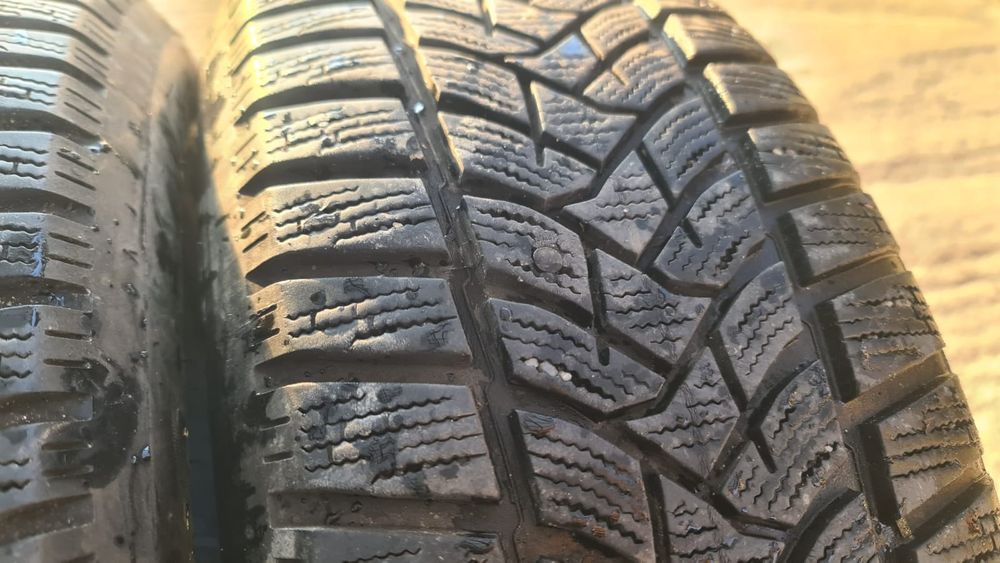 215 60 16 Dunlop  4 anvelope iarna ca noi 7 mm
