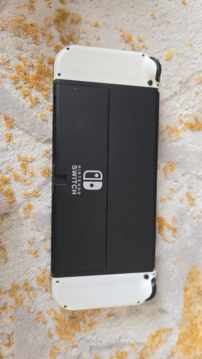 Продам nintendo switch oled
