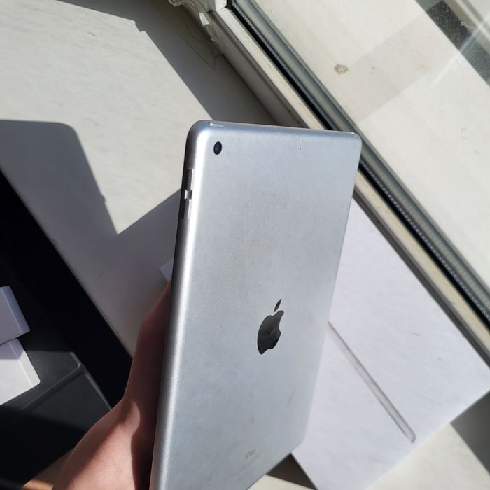 iPad (9 Generation) 64gb Wi-fi + Apple Pencil