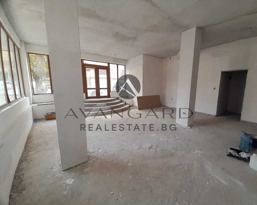 Продава се Магазин в Пловдив, Кючук Париж - 148 кв.м за 859 €/кв.м - Снимка #1